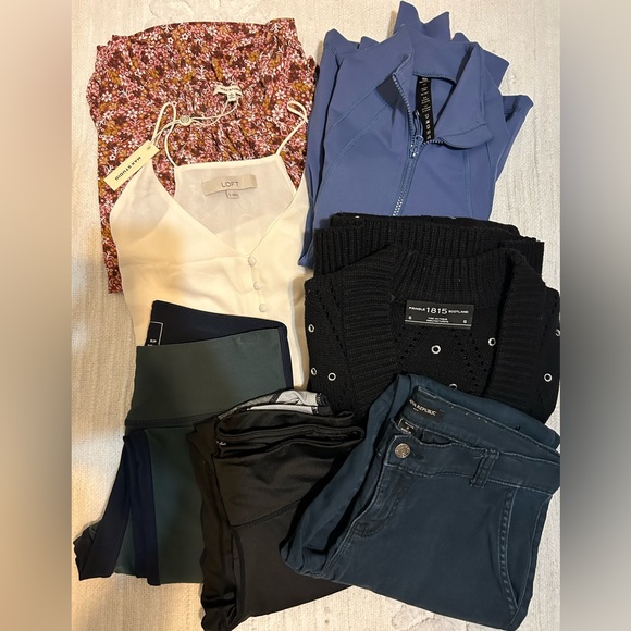 🛍️Box full of 8 Items Size S Mystery Box 🛍️ - Picture 2 of 12